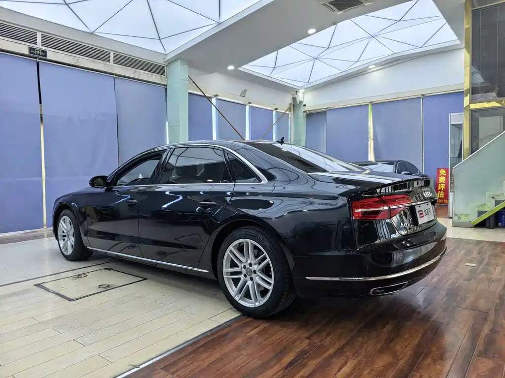 Audi A8 2016 — фото 16