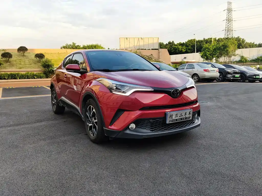 Toyota C-HR 2019 — фото 1