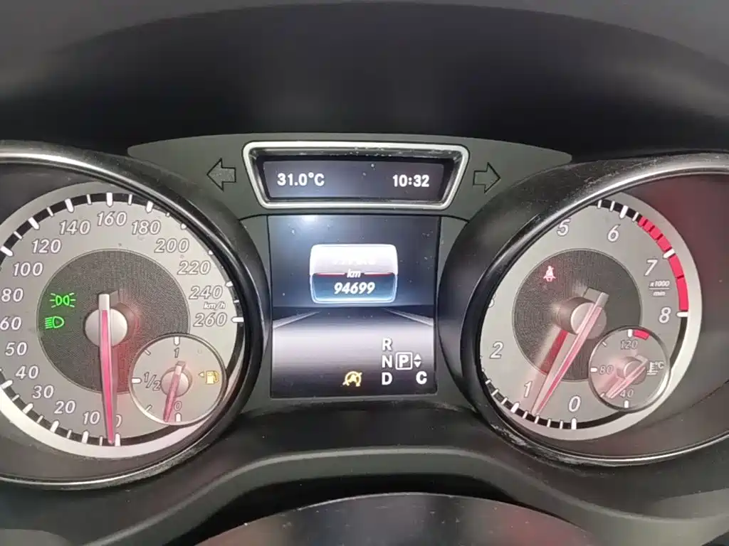 Mercedes-Benz GLA 2016 — фото 12