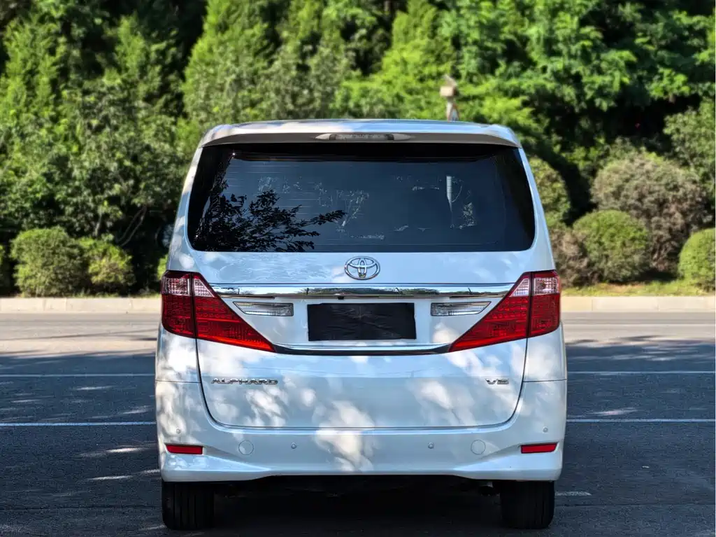 Toyota Alphard 2016