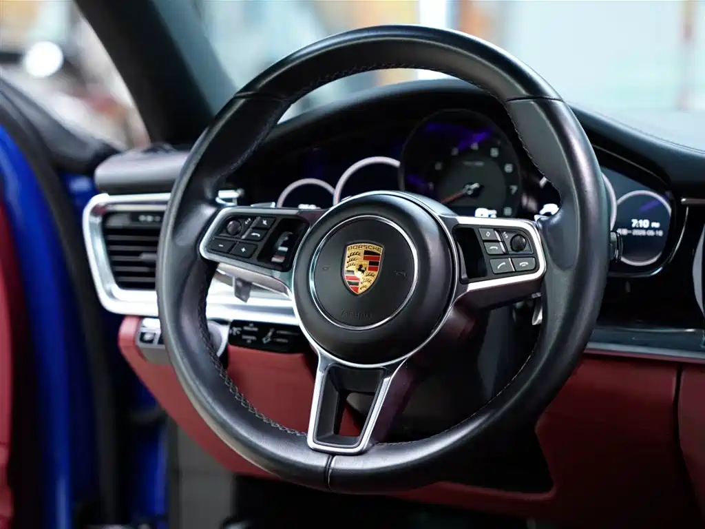 Porsche Panamera 2019 — фото 44