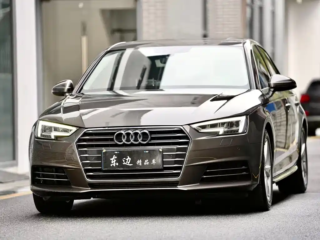 Audi A4L 2017 — фото 1