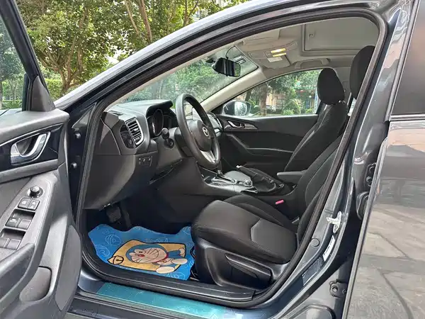 Mazda 3 Axela 2014