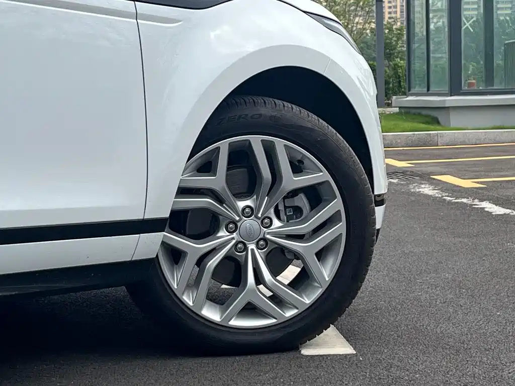 Land Rover Evoque 2024 — фото 12