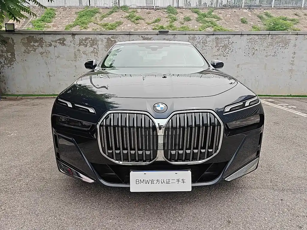 BMW 7 Series 2025 — фото 11