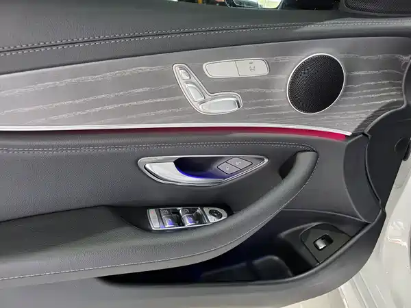 Mercedes-Benz E-Class 2022