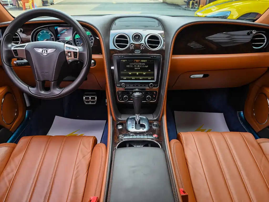 Bentley Flying Spur 2016 — фото 11