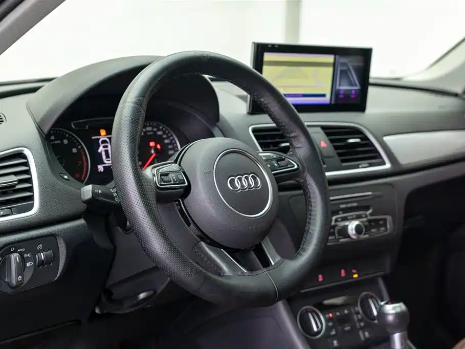 Audi Q3 2018 — фото 17