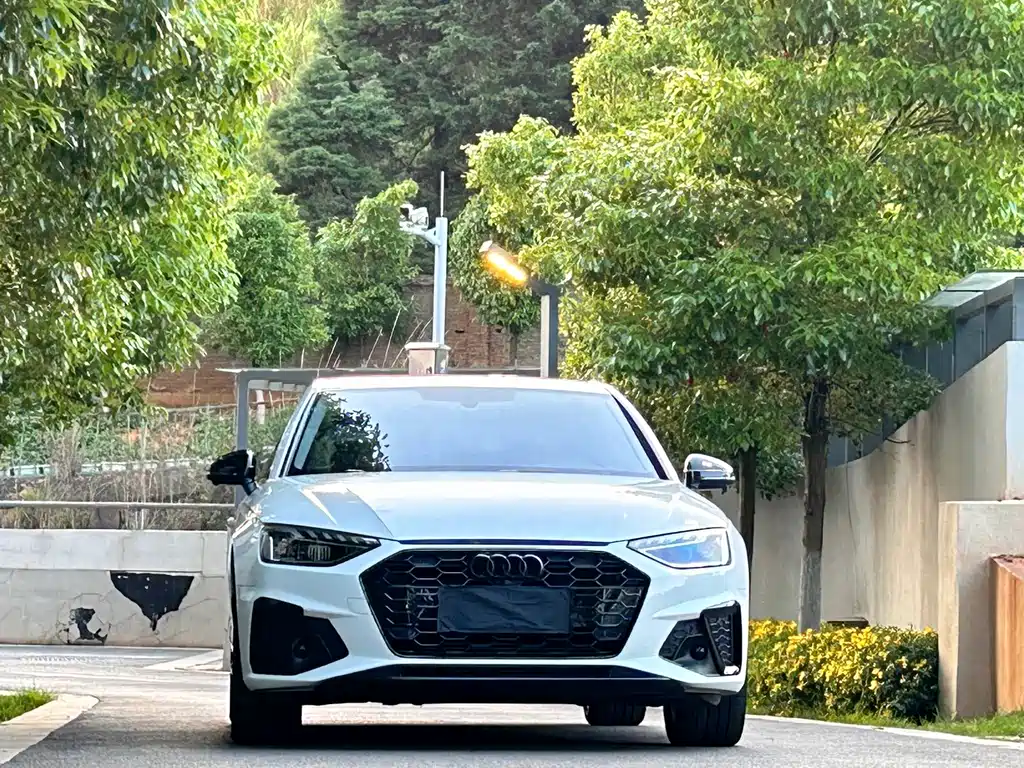 Audi A4L 2023 — фото 2