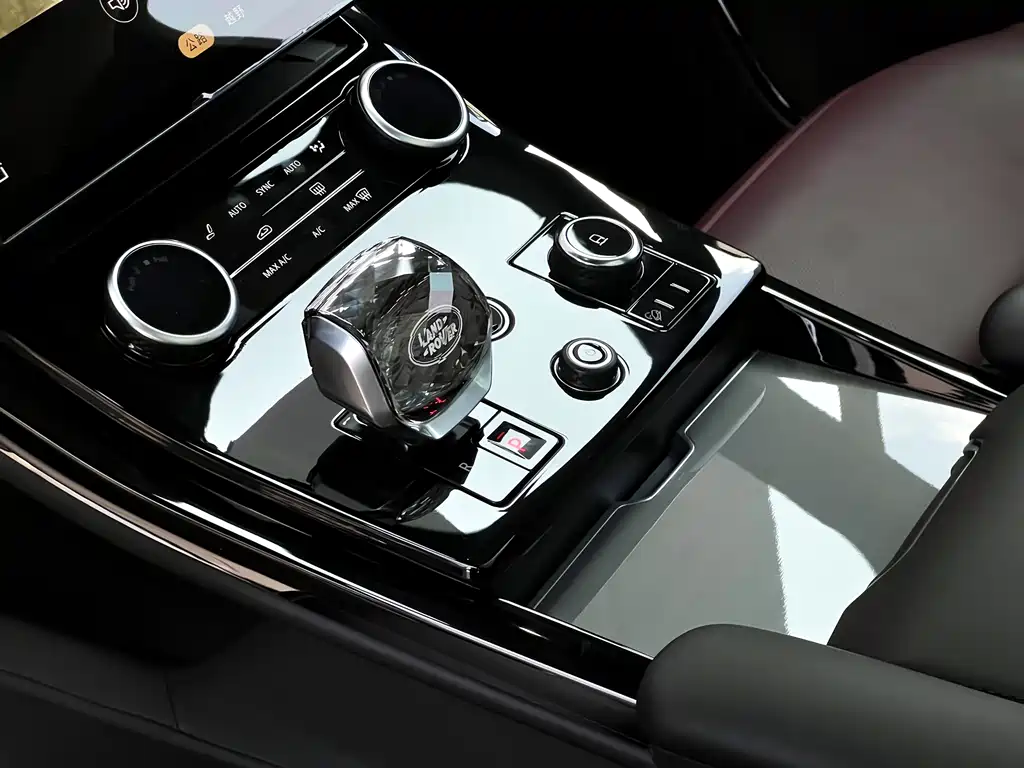 Land Rover Sport 2023 — фото 17