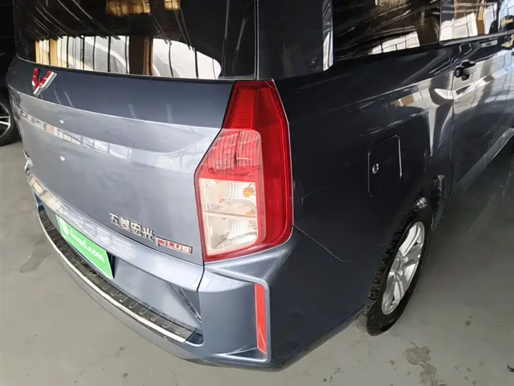Wuling Hongguang PLUS 2021 — фото 8