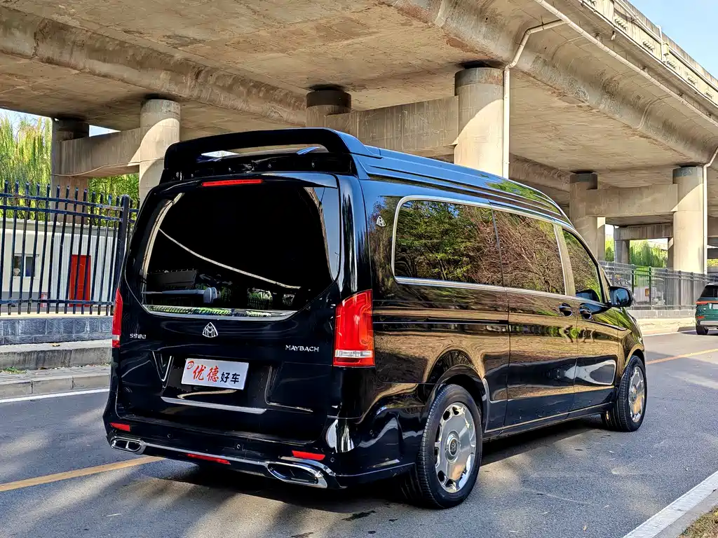 Mercedes-Benz V-Class 2021 — фото 18