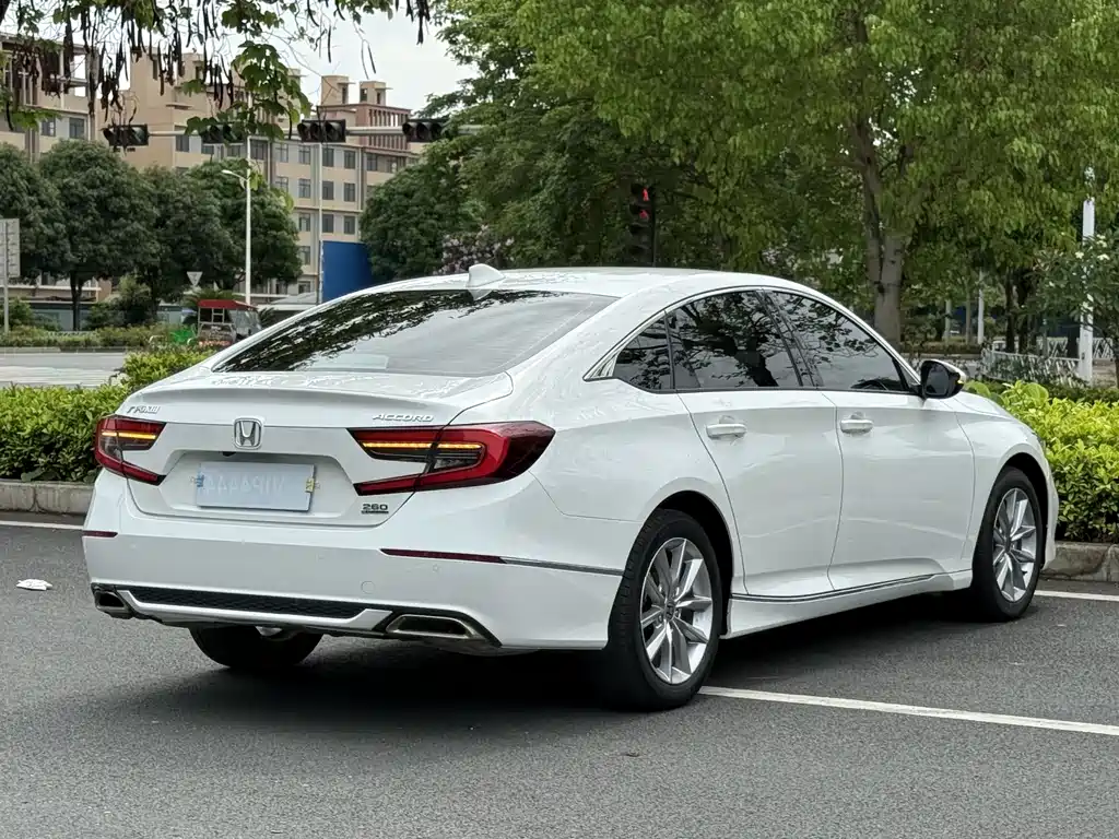 Honda Accord 2022 — фото 4