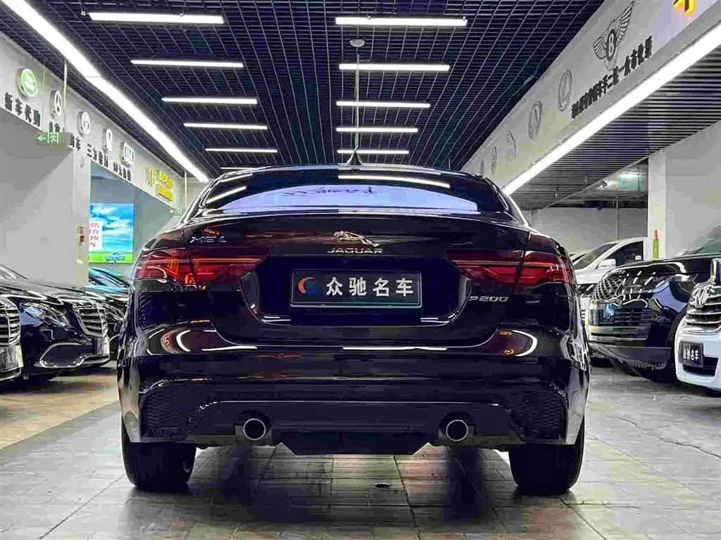 Jaguar XEL 2019 — фото 8