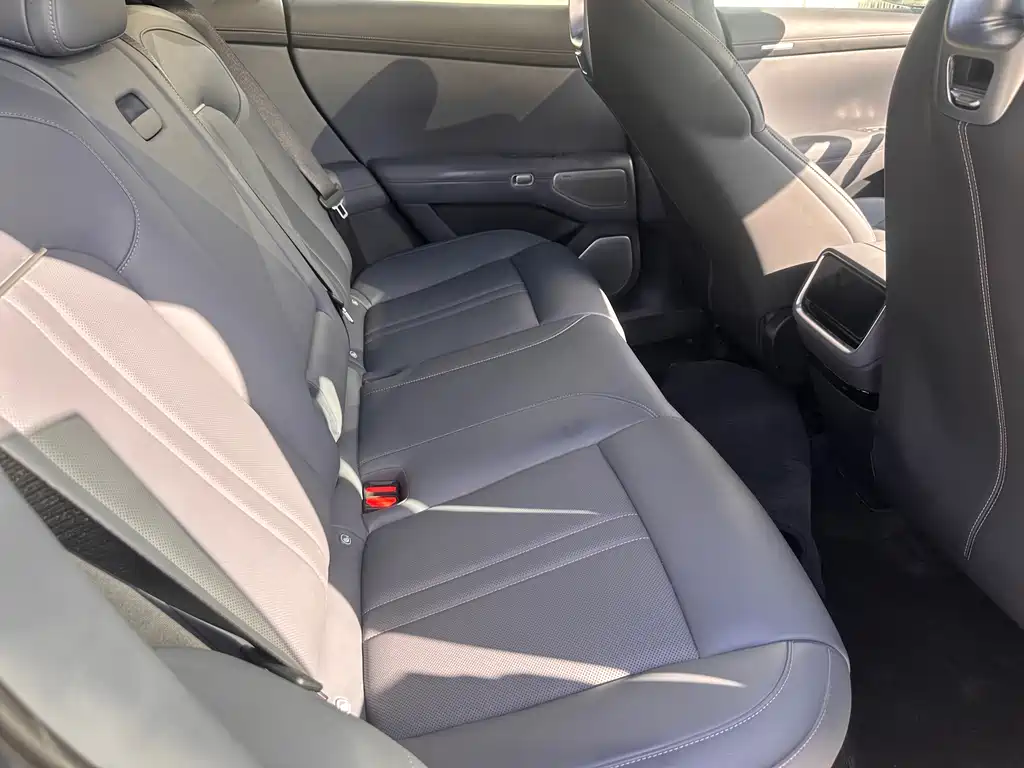 Xiaomi YU7 2025 — фото 9