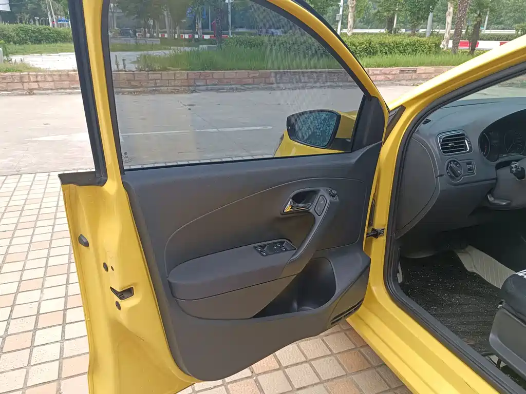 Volkswagen Polo 2014