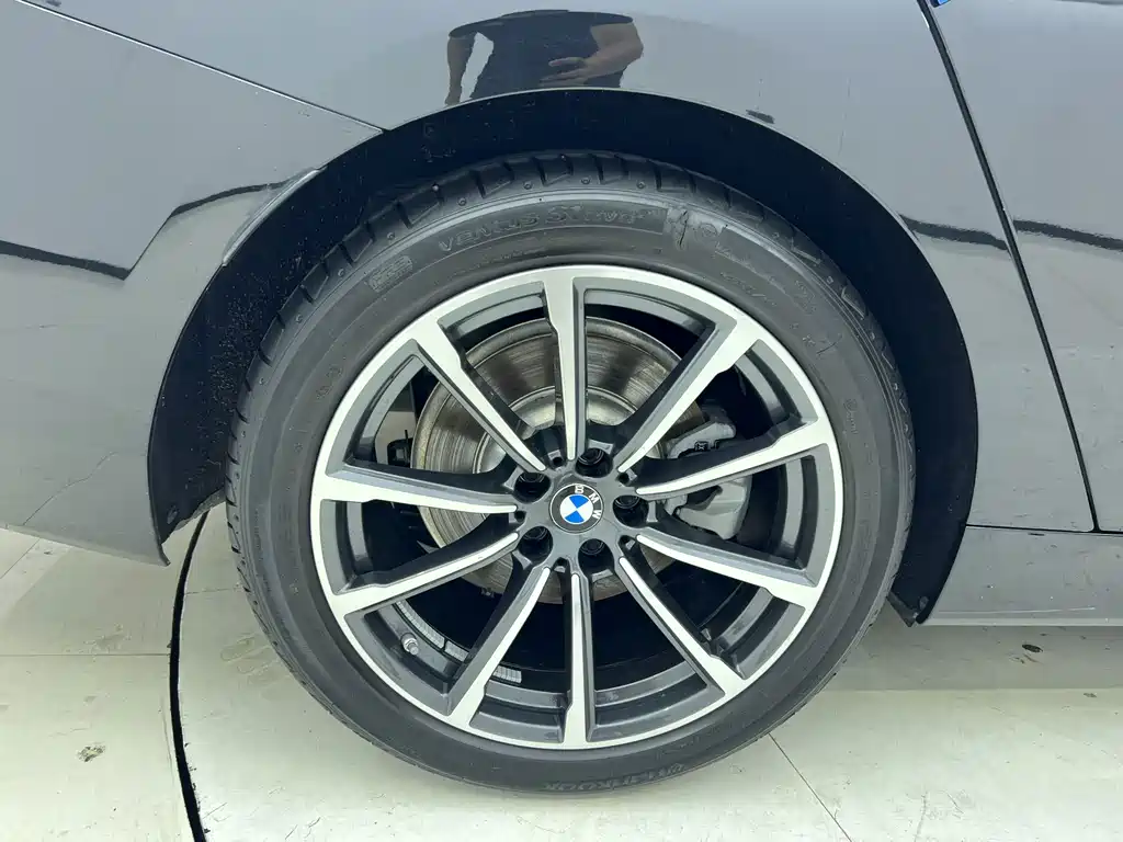 BMW 6 Series GT 2024 — фото 18