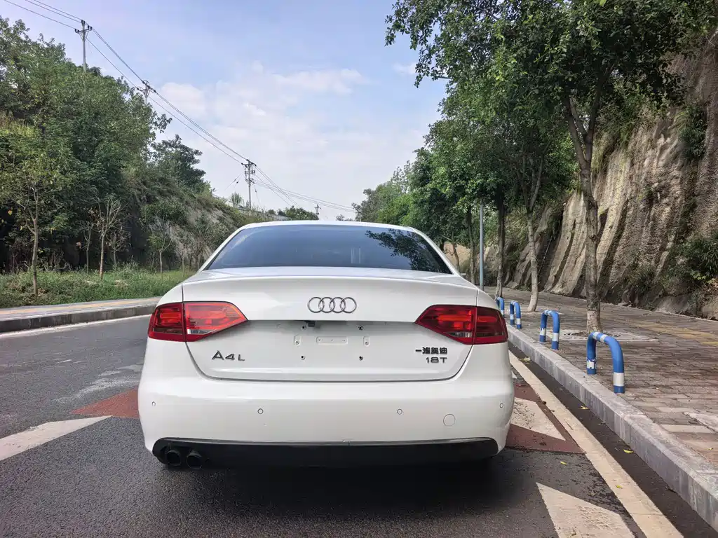 Audi A4L 2012