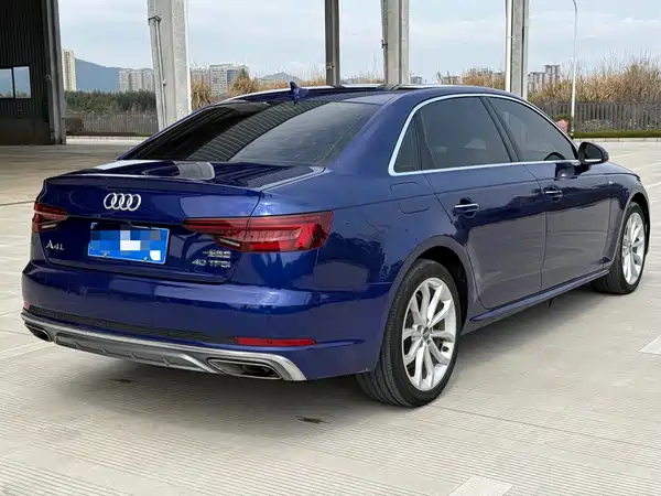 Audi A4L 2019