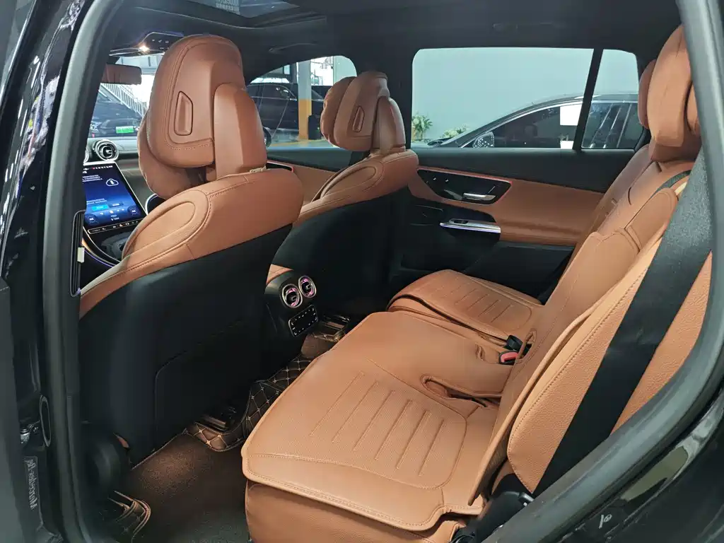 Mercedes-Benz GLC 2025