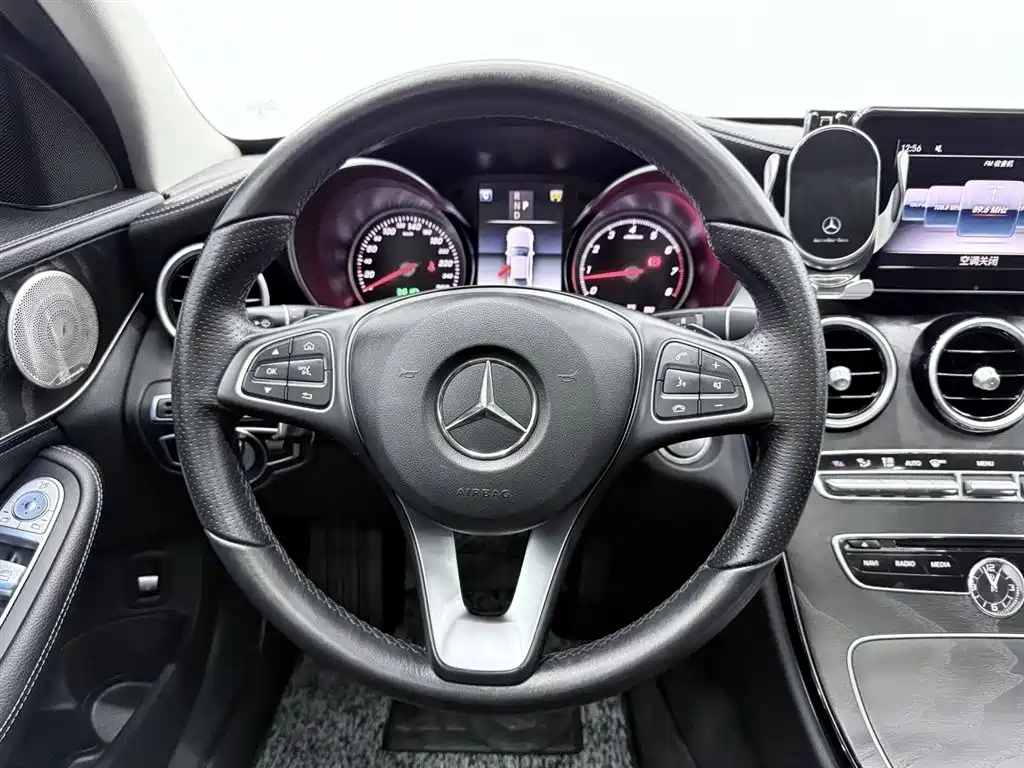 Mercedes-Benz C-Class 2018 — фото 14
