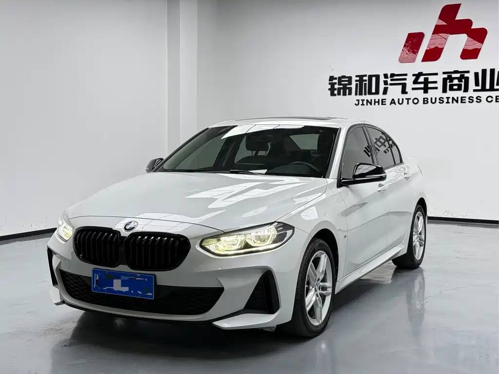 BMW 1 Series 2022 — фото 1