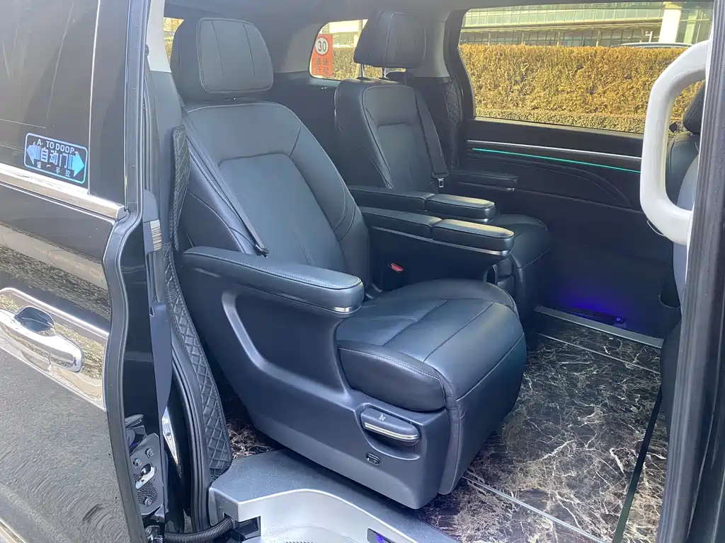 GAC Motor Trumpchi M8 2022 — фото 14