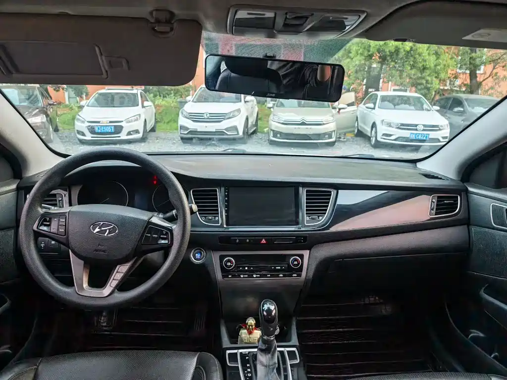 Hyundai Mistra 2015 — фото 6