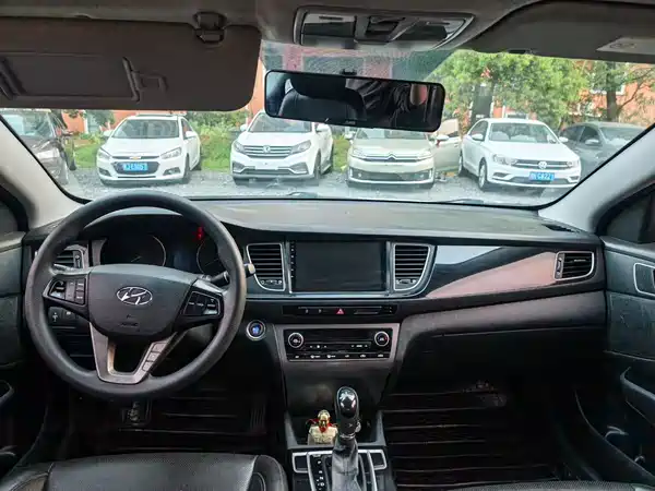 Hyundai Mistra 2015