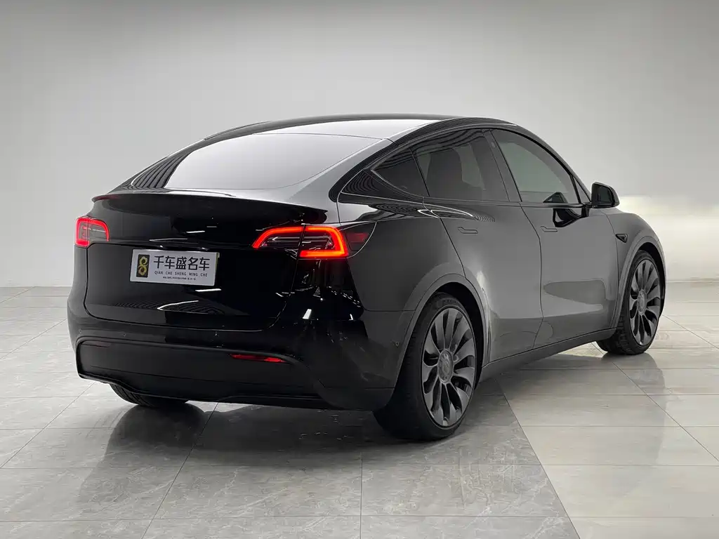 Tesla Model Y 2022 — фото 6