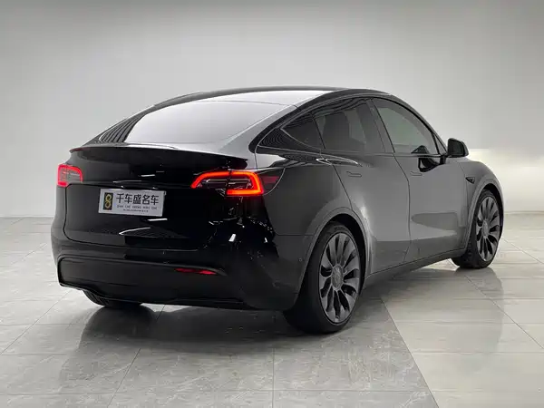 Tesla Model Y 2022