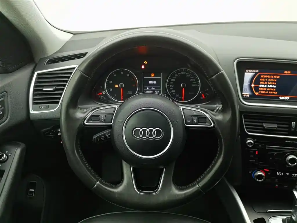 Audi Q5 2015 — фото 11
