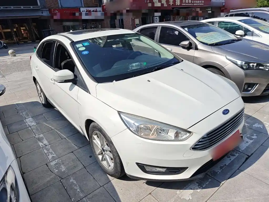 Ford Focus 2018 — фото 4