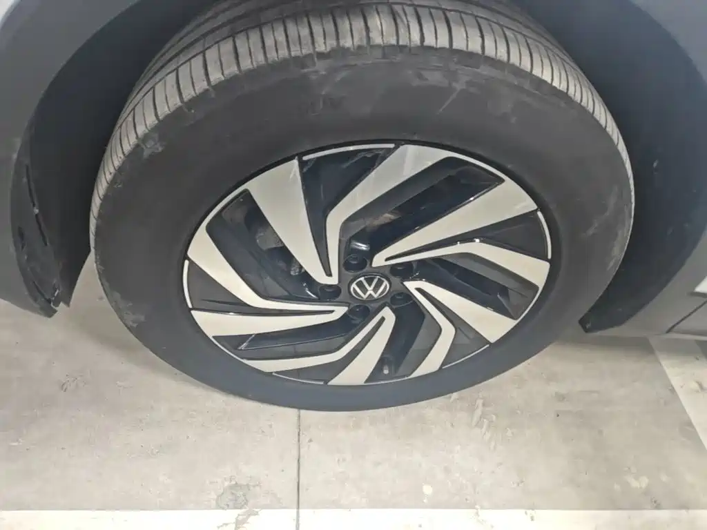 Volkswagen Tiguan L 2023 — фото 23