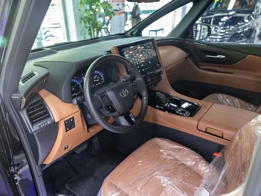 Toyota Alphard — фото 5