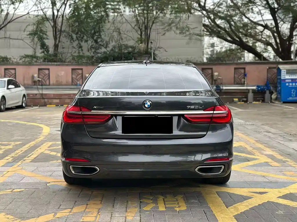 BMW 7 Series 2016 — фото 21