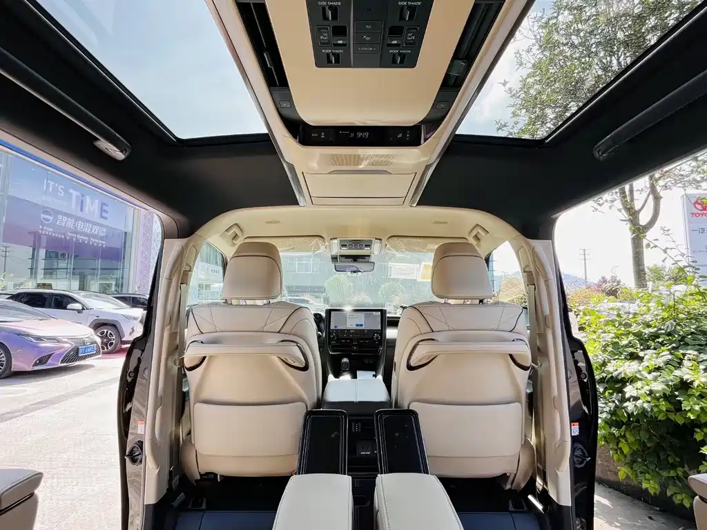 Toyota Vellfire 2025 — фото 5