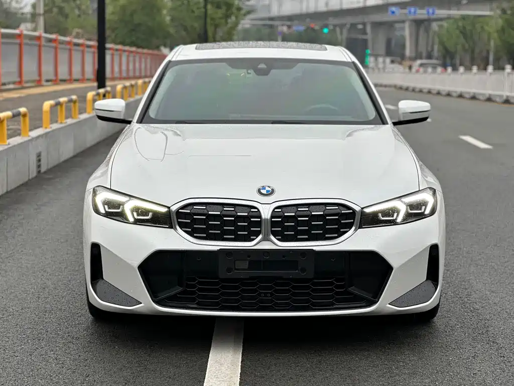 BMW 3 Series 2023
