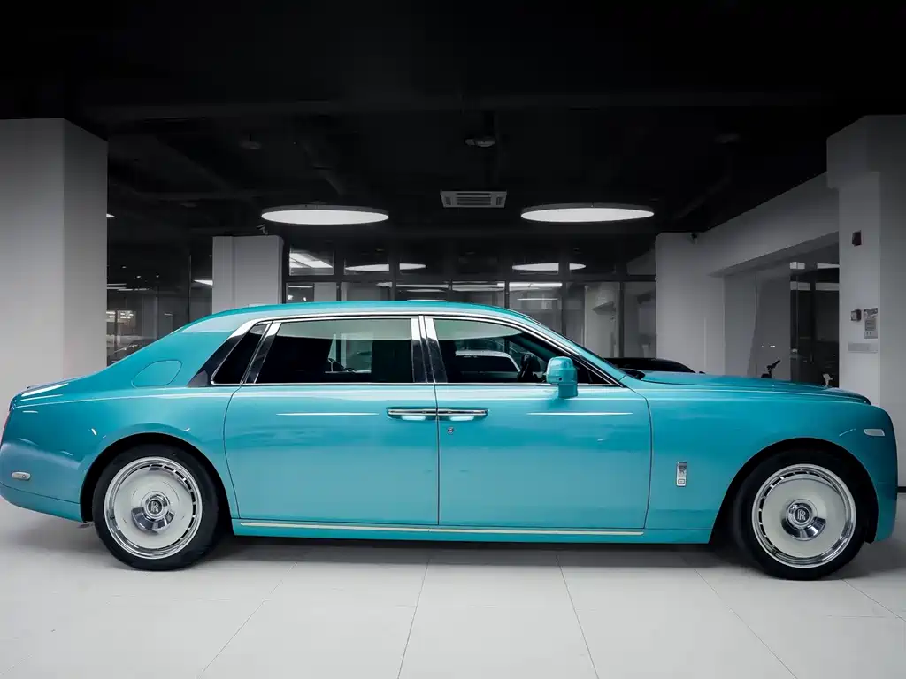 Rolls-Royce Phantom 2020 — фото 7