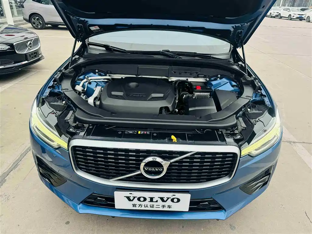 Volvo XC60 2019 — фото 13