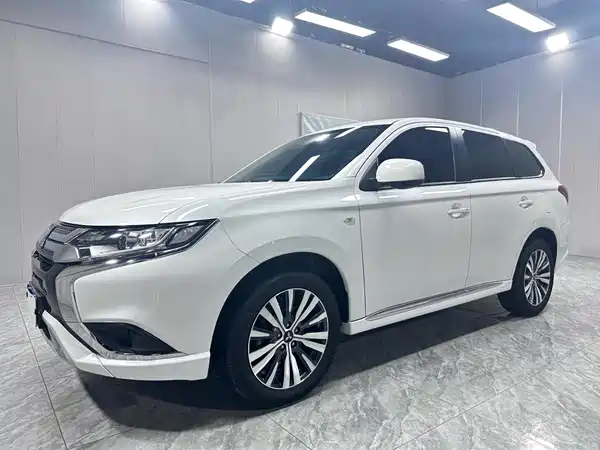 Mitsubishi Outlander 2023