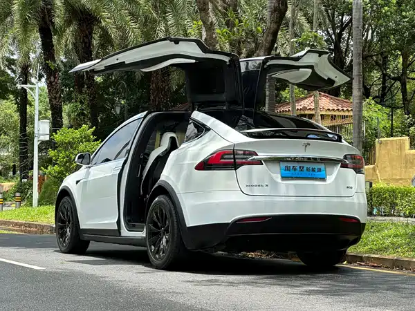 Tesla Model X 2016