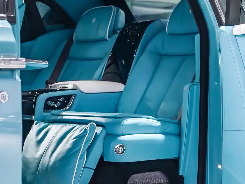 Rolls-Royce Phantom 2020 — фото 16