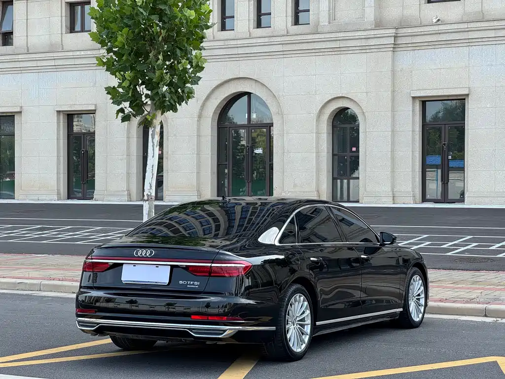 Audi A8 2020 — фото 14