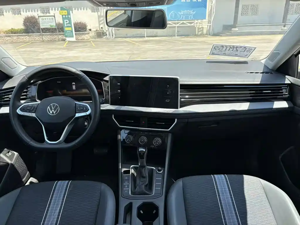 Volkswagen Sagitar 2024