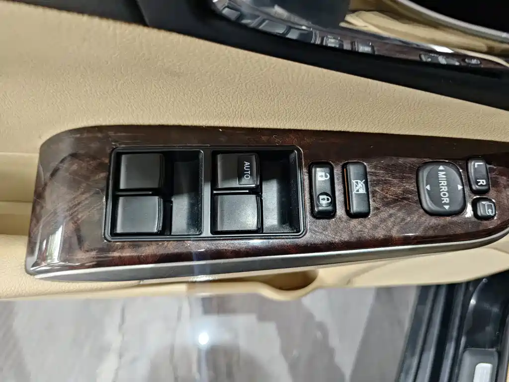 Toyota Camry 2015 — фото 6