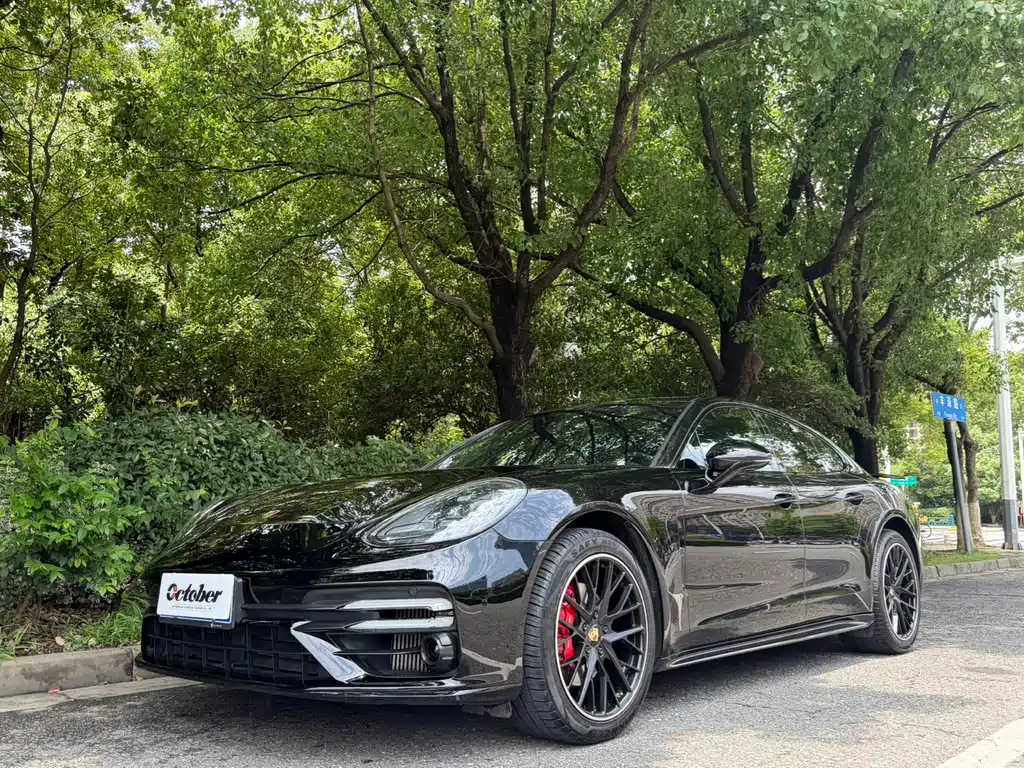 Porsche Panamera 2019 — фото 1