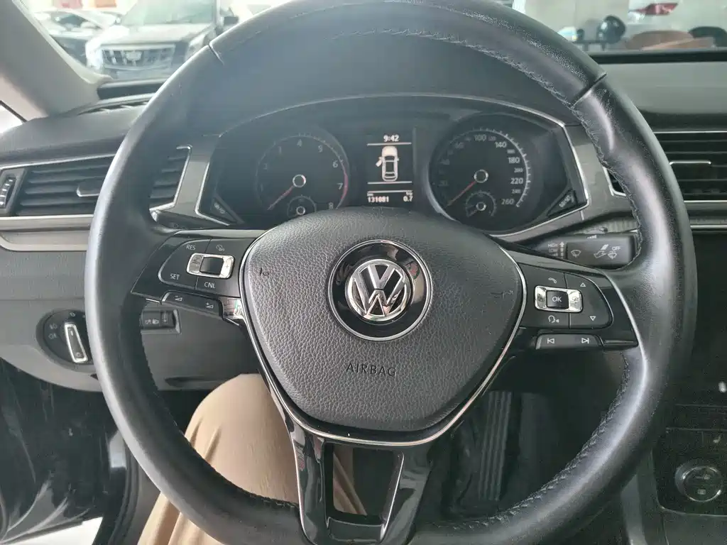 Volkswagen Passat 2018 — фото 13
