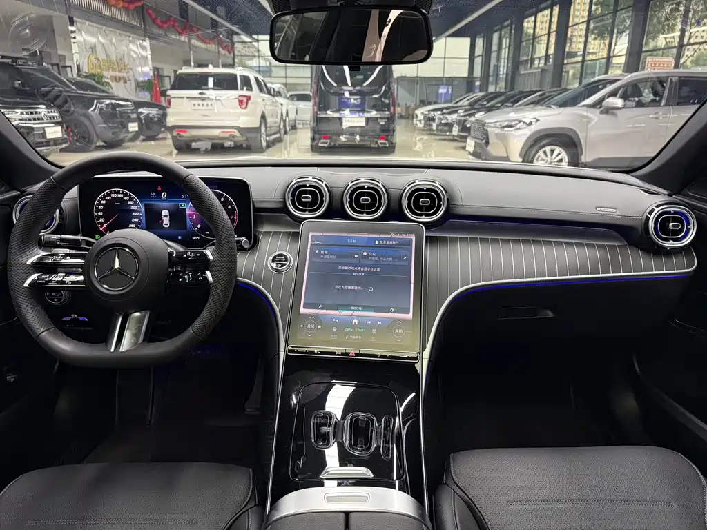 Mercedes-Benz C-Class 2023 — фото 16