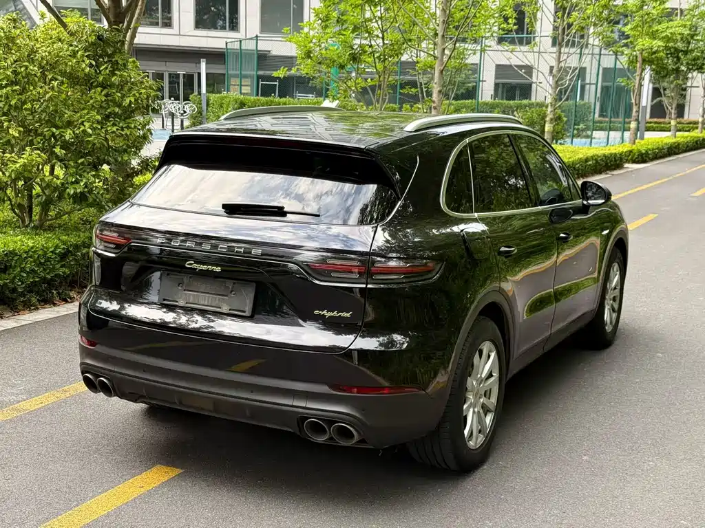 Porsche Cayenne Hybrid 2019 — фото 4